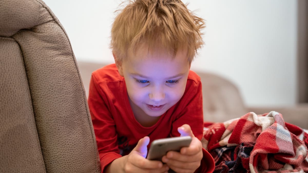 Screen Time in Aotearoa: A Parent's Guide to Digital Balance