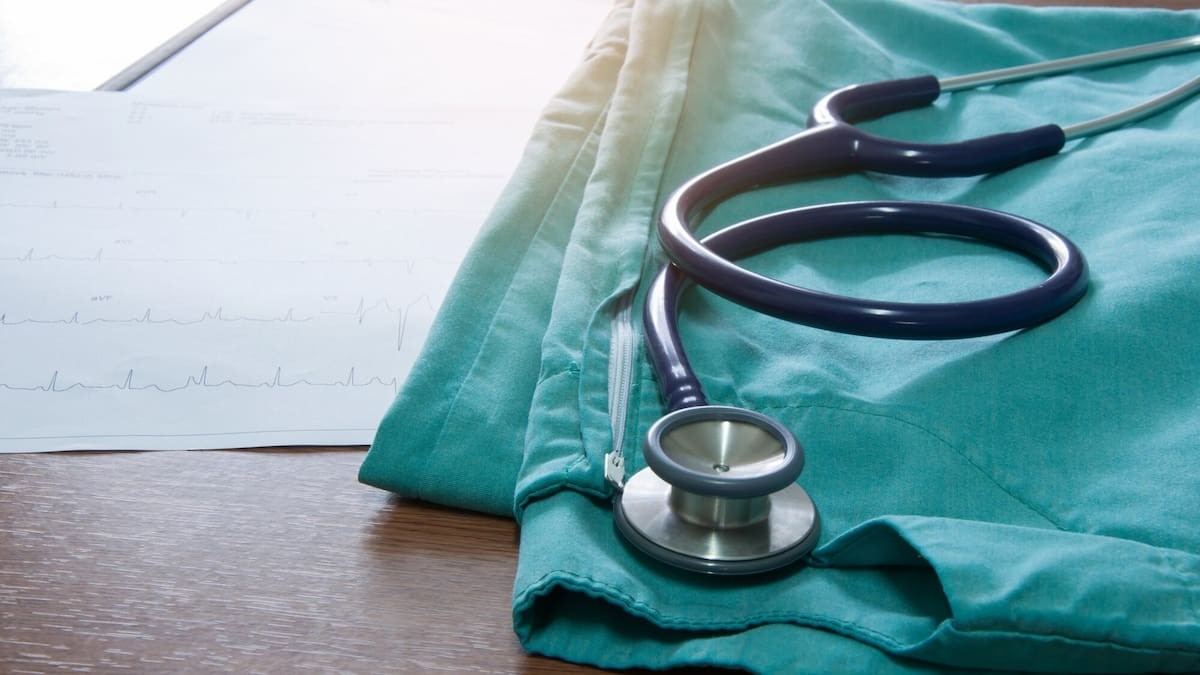 Why New Zealand's nursing shortage isn't translating into jobs for graduates